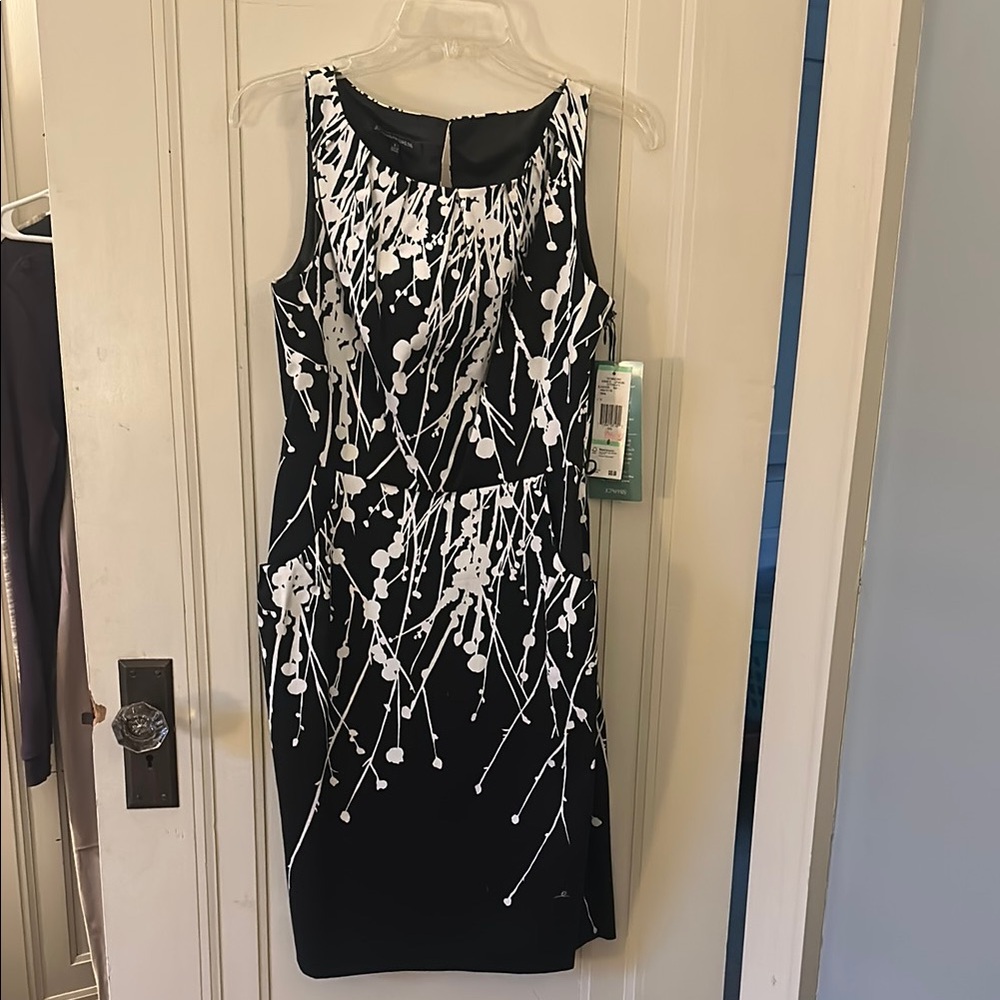 Jones Wear Black and White Abstract Midi Dress